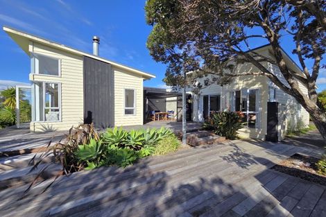 Photo of property in 143 The Fairway, Matarangi, Whitianga, 3592
