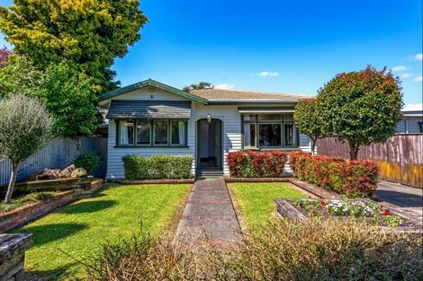 Photo of property in 27 Thomson Street, West End, Palmerston North, 4412