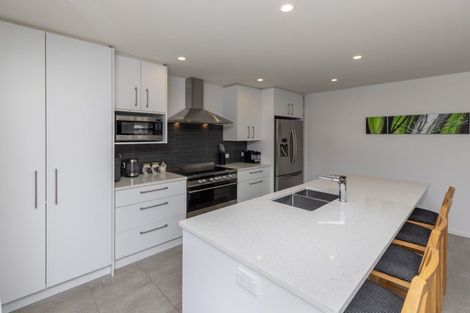 Photo of property in 14 Fiesta Grove, Raumati Beach, Paraparaumu, 5032