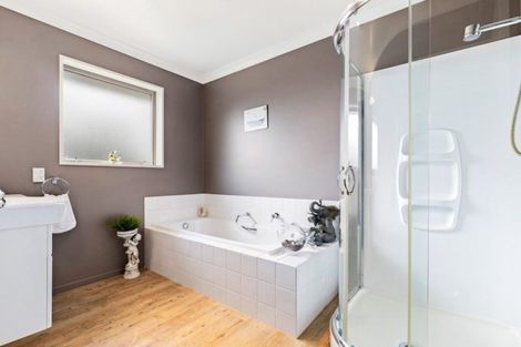 Photo of property in 10 Devon Crescent, Darfield, 7510