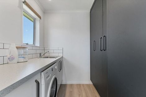 Photo of property in 14b Pohutukawa Drive, Owhata, Rotorua, 3010