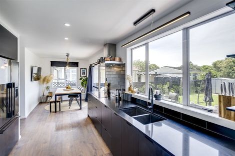 Photo of property in 50 Russell Road, Marewa, Napier, 4110