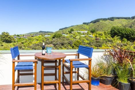 Photo of property in 8 Ronald Scott Grove, Riverstone Terraces, Upper Hutt, 5018