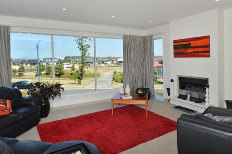 Photo of property in 28 Stace Hopper Drive, One Tree Point, 0118