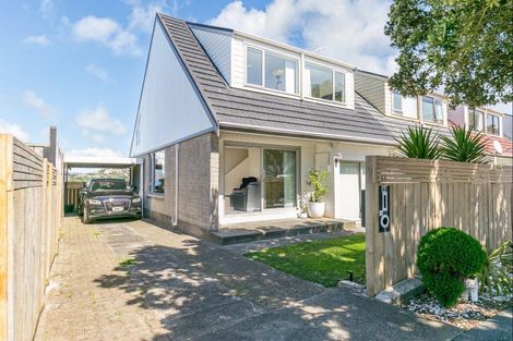 Photo of property in 44 Akaroa Drive, Maupuia, Wellington, 6022