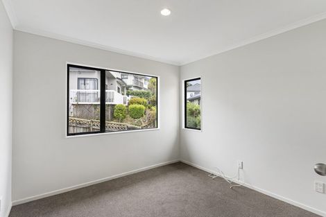 Photo of property in 2/14 Mossop Rise, Glenfield, Auckland, 0629