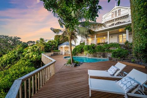 Photo of property in 56 Queen Street, Northcote Point, Auckland, 0627