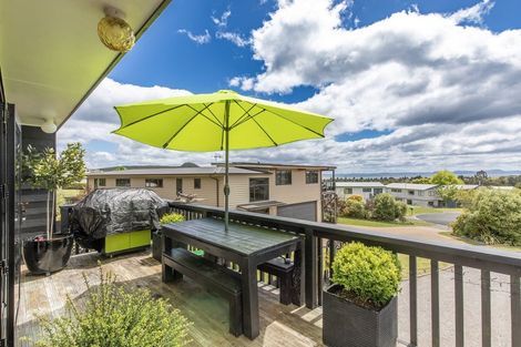 Photo of property in 10 Rowena Crescent, Motuoapa, Turangi, 3382