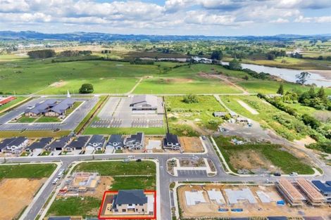 Photo of property in 1 Huahua Crescent, Papakura, 2110