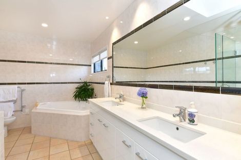 Photo of property in 13 Joydon Place, Stanmore Bay, Whangaparaoa, 0932