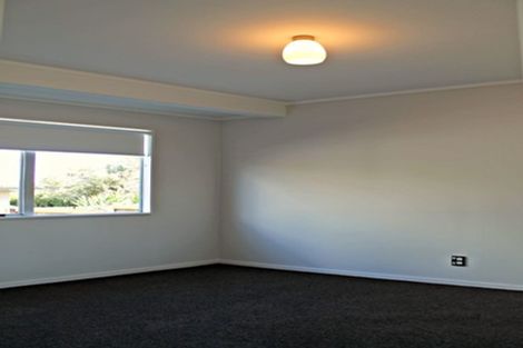 Photo of property in 1/8 Benchmark Drive, Massey, Auckland, 0614