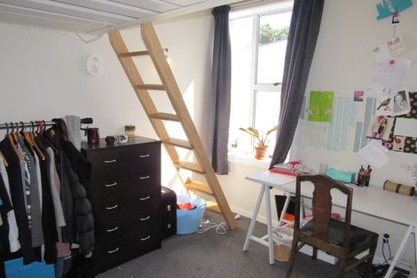 Photo of property in 62 Kelburn Parade, Kelburn, Wellington, 6012