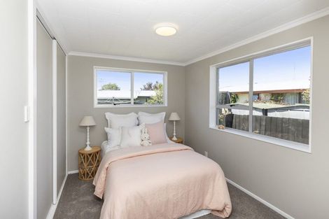 Photo of property in 17 Banks Place, Rangiora, 7400