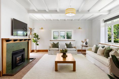 Photo of property in 28 Fitzroy Road, Bluff Hill, Napier, 4110