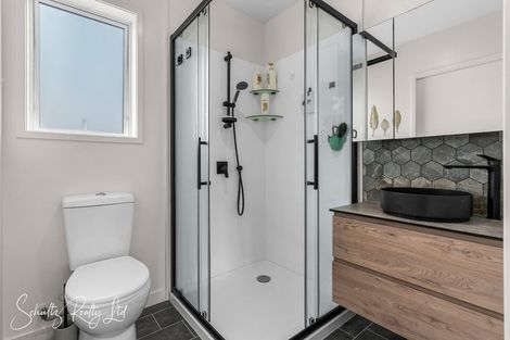 Photo of property in 15 Ash Grove, Maungaturoto, 0520