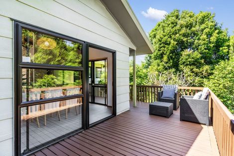 Photo of property in 14 Deverell Place, Northcross, Auckland, 0632