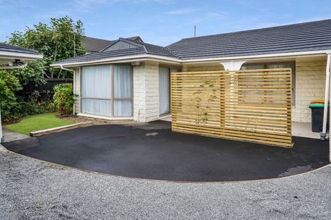 Photo of property in 2/2a Chilcombe Street, Ilam, Christchurch, 8041