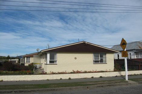 Photo of property in 2/113 Middlepark Road, Sockburn, Christchurch, 8042