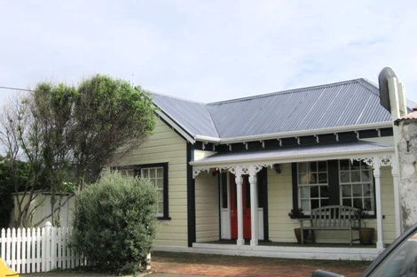 Photo of property in 15 Herald Terrace, Berhampore, Wellington, 6023