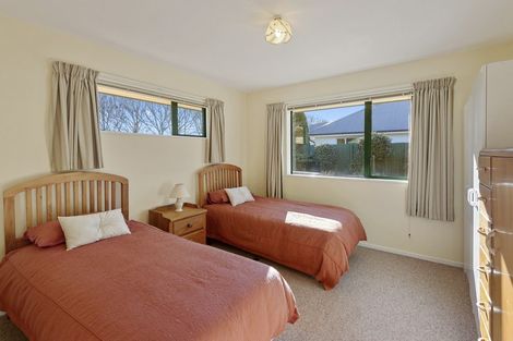 Photo of property in 31 Providence Place, Redwood, Christchurch, 8051