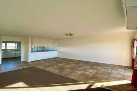 Photo of property in 2/54 Kenderdine Road, Papatoetoe, Auckland, 2025
