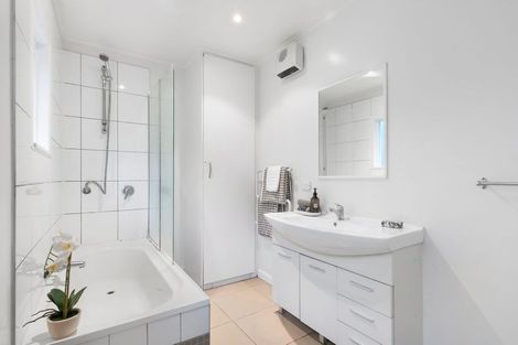 Photo of property in 23 Ngaio Gorge Road, Ngaio, Wellington, 6035