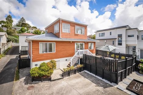 Photo of property in 2/20 Hogans Road, Glenfield, Auckland, 0629