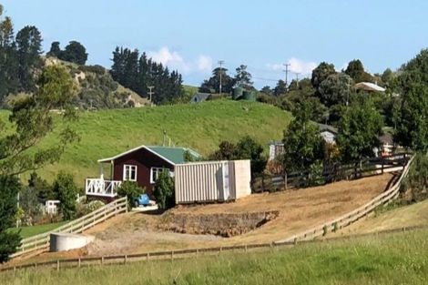 Photo of property in 4 Heaths Way, Pahi, Paparoa, 0571