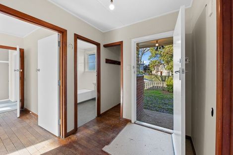 Photo of property in 8 Hooker Avenue, Bryndwr, Christchurch, 8053