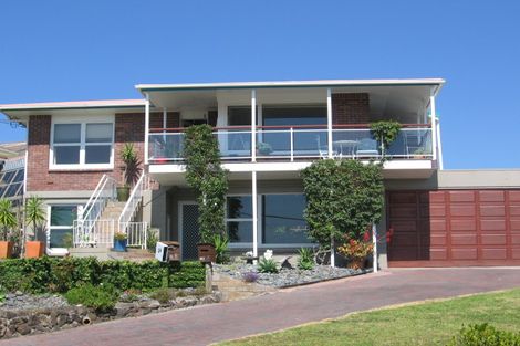 Photo of property in 20 Scarboro Terrace, Murrays Bay, Auckland, 0630