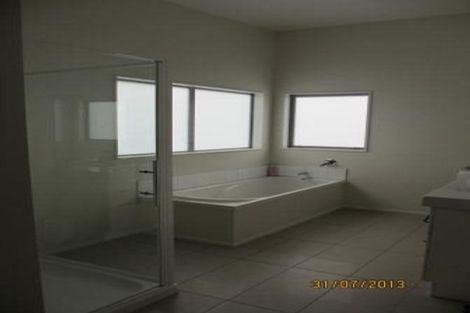 Photo of property in 32 Erlestoke Crescent, Churton Park, Wellington, 6037