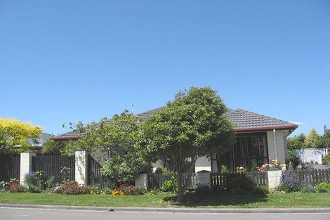 Photo of property in 21 Beauford Place, Parklands, Christchurch, 8083