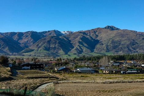 Photo of property in 33 Tomtit Crescent, Lake Hawea, 9382