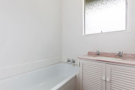 Photo of property in 2/468a Greers Road, Bishopdale, Christchurch, 8053