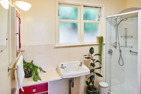 Photo of property in 5 Dunedin Terrace, Melrose, Wellington, 6023