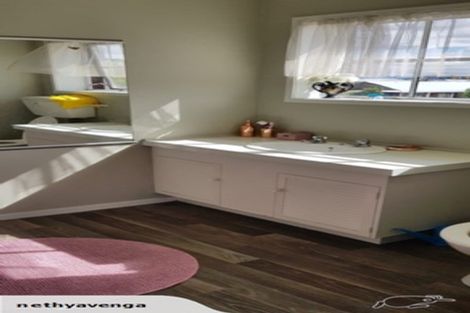 Photo of property in 32 Gilbass Avenue, Hamilton Lake, Hamilton, 3204