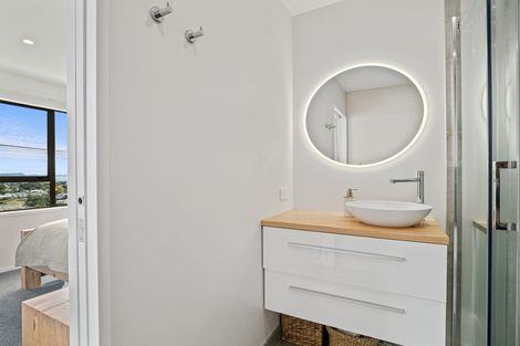 Photo of property in 36 Scott Road, Stanmore Bay, Whangaparaoa, 0932