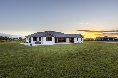 Photo of property in 7 Hartwell Drive, Kelvin Grove, Palmerston North, 4470