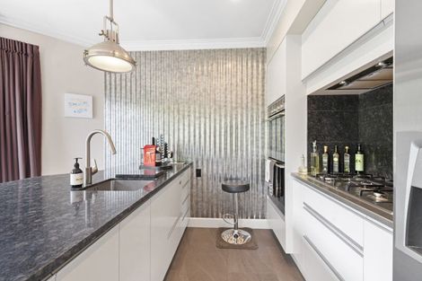 Photo of property in 19 Cremorne Avenue, Hokowhitu, Palmerston North, 4410