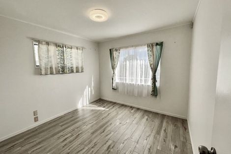 Photo of property in 1/42 Barbados Drive, Unsworth Heights, Auckland, 0632