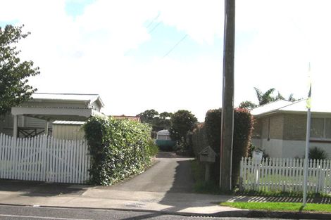 Photo of property in 2/73 Matipo Road, Te Atatu Peninsula, Auckland, 0610