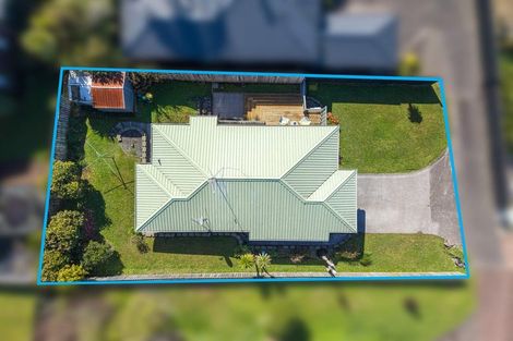 Photo of property in 2/45 Unsworth Drive, Unsworth Heights, Auckland, 0632