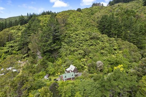 Photo of property in 312 Moores Valley Road, Wainuiomata, 5373