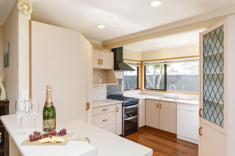 Photo of property in 8a Palm Avenue, Hokowhitu, Palmerston North, 4410