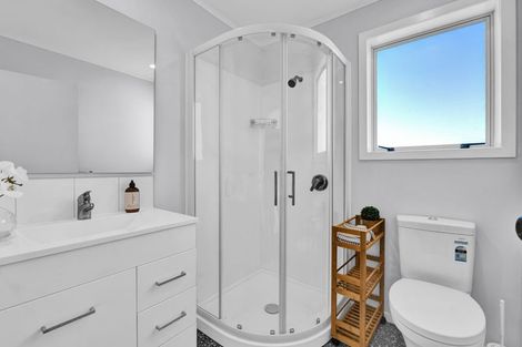 Photo of property in 27b Port View Crescent, Moturoa, New Plymouth, 4310