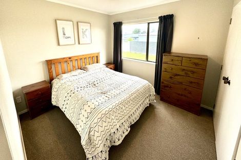 Photo of property in 54 Geraldine Crescent, Cloverlea, Palmerston North, 4412