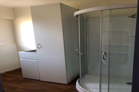 Photo of property in 15 Jaemont Avenue, Te Atatu South, Auckland, 0610