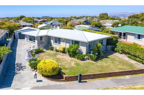 Photo of property in 24 Meon Street, Aranui, Christchurch, 8061