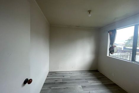 Photo of property in 2/12 Trimdon Street, Randwick Park, Auckland, 2105