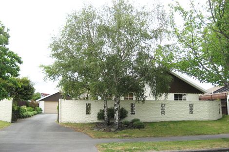 Photo of property in 4 Radbrook Street, Avonhead, Christchurch, 8042